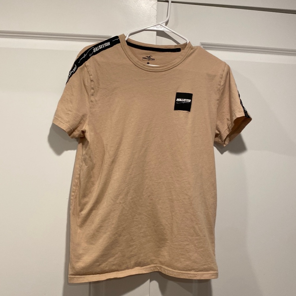 Hollister tee size M